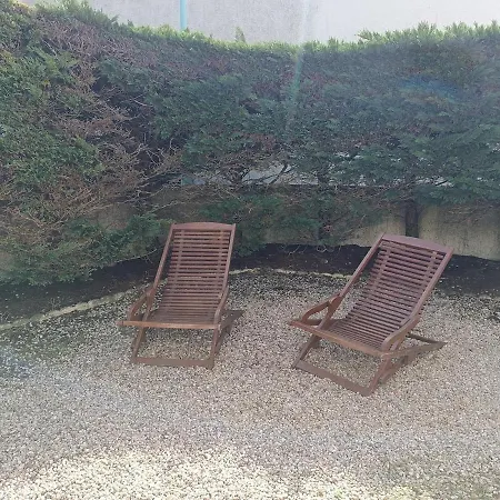 A 200 M De La Avec Terrasse Et Parking *