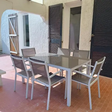 A 200 M De La Avec Terrasse Et Parking Feriehus *